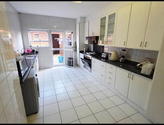 4 BEDROOM PROPERTY TO RENT IN STRATHAVON